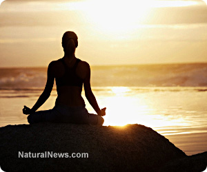 Yoga-Meditation-Calm-Ocean (1)